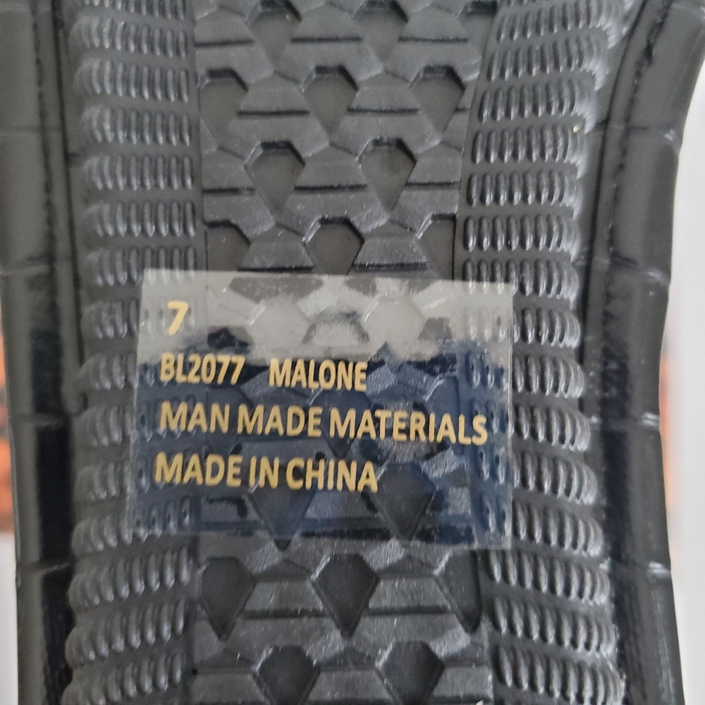 Lemonade Malone Faux Leather Slides Black Sandals Adjustable Fastener size 7‎ - Picture 6 of 6